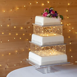 A Complete Guide to Wedding Cake Sizes